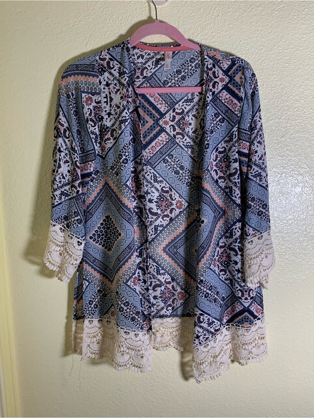 NWOT Xhilaration Blue Paisley Open-Front Kimono with Cream Lace, Size XS